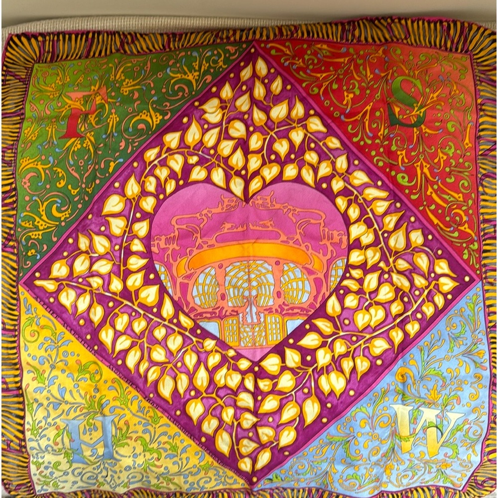 ATELIER MARSILIUS MUNICH 110 YEARS HIPPODROM SILK
26"SQUARE SCARF
